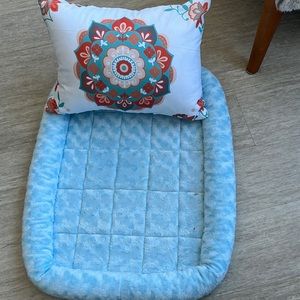 Blue lounge bed with pillow. Perfect for small dogs or cats